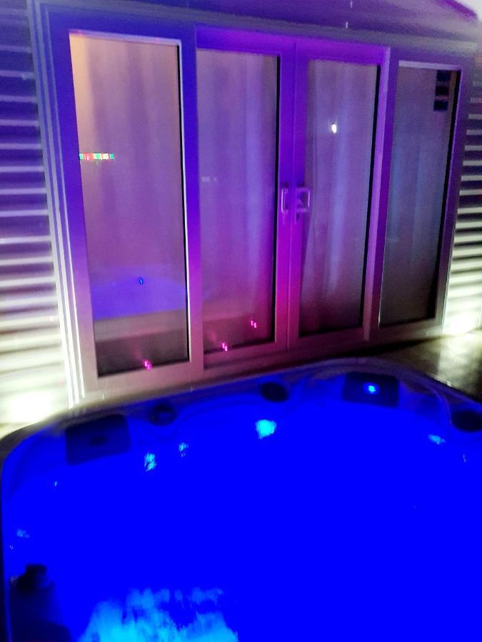 Premium Accommodation With Luxury Hot-Tub And Decking Area, Near Fantasy Island Ingoldmells Luaran gambar