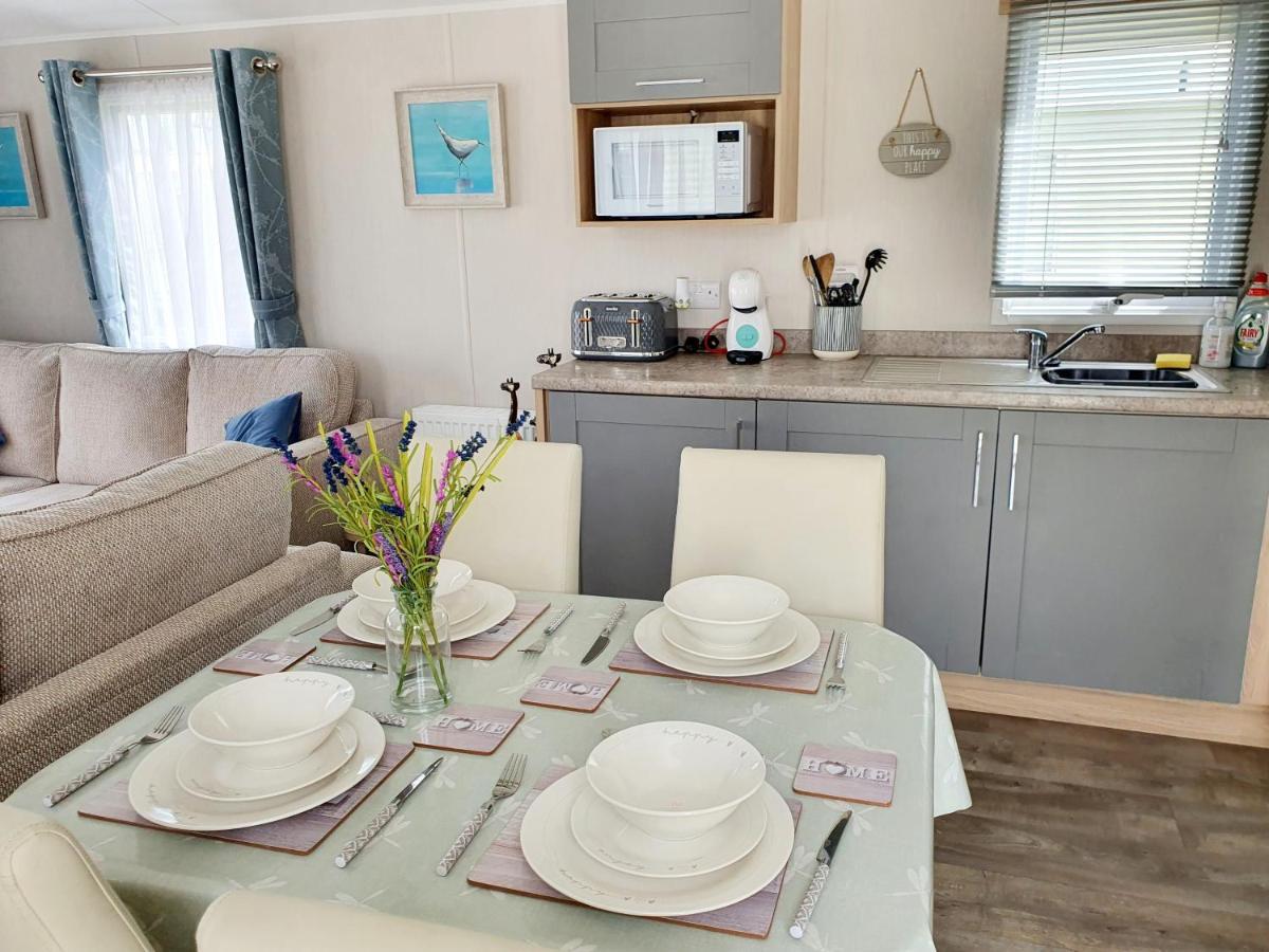 Premium Accommodation With Luxury Hot-Tub And Decking Area, Near Fantasy Island Ingoldmells Luaran gambar