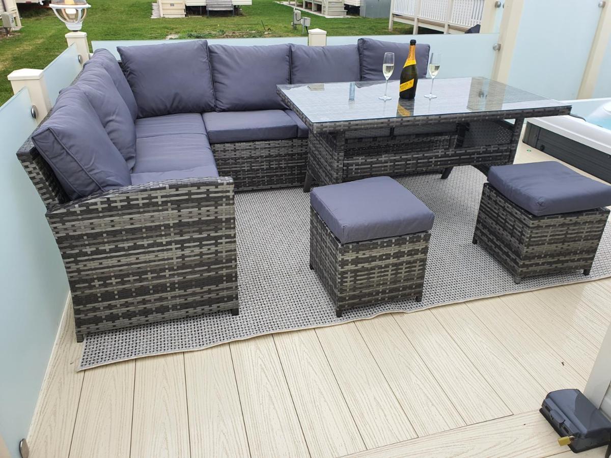Premium Accommodation With Luxury Hot-Tub And Decking Area, Near Fantasy Island Ingoldmells Luaran gambar
