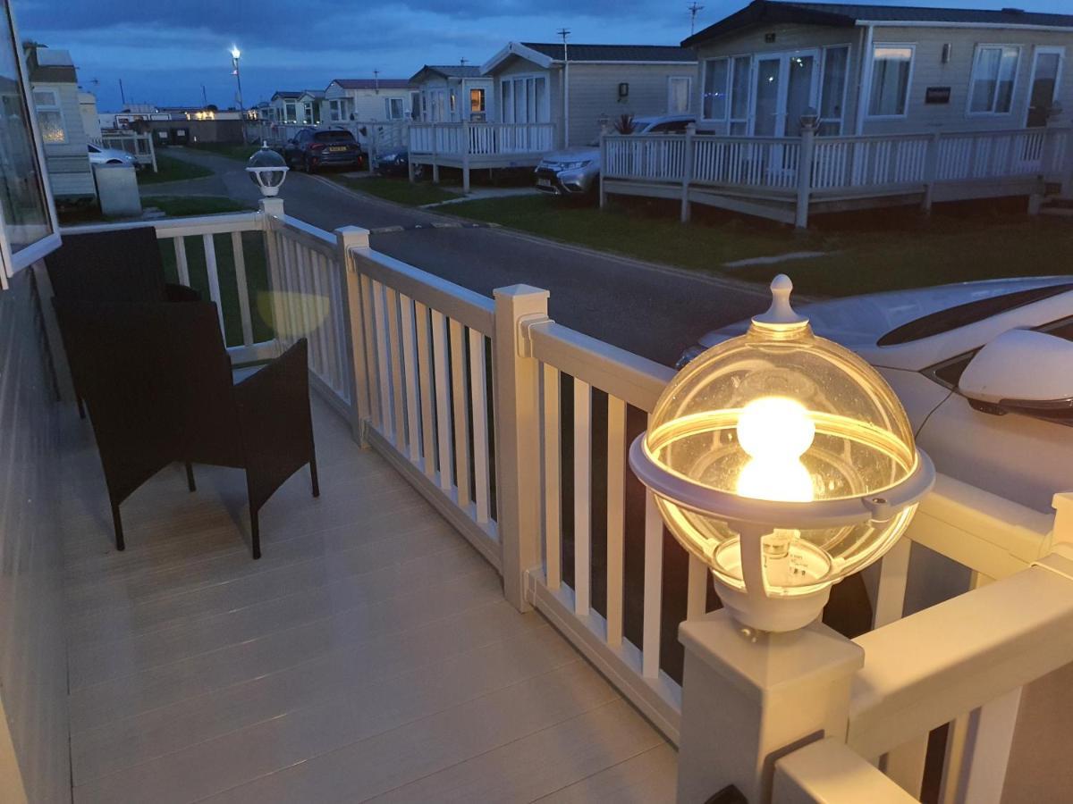 Premium Accommodation With Luxury Hot-Tub And Decking Area, Near Fantasy Island Ingoldmells Luaran gambar