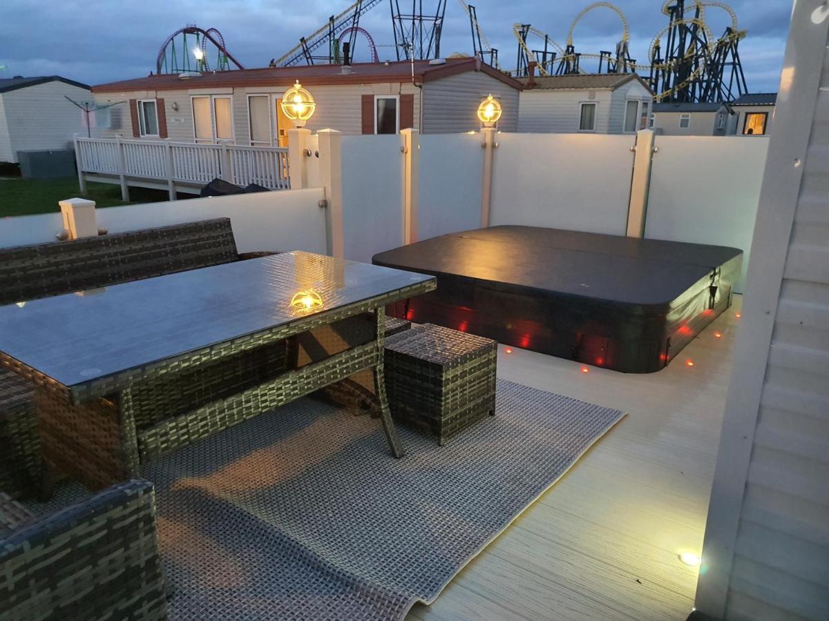 Premium Accommodation With Luxury Hot-Tub And Decking Area, Near Fantasy Island Ingoldmells Luaran gambar