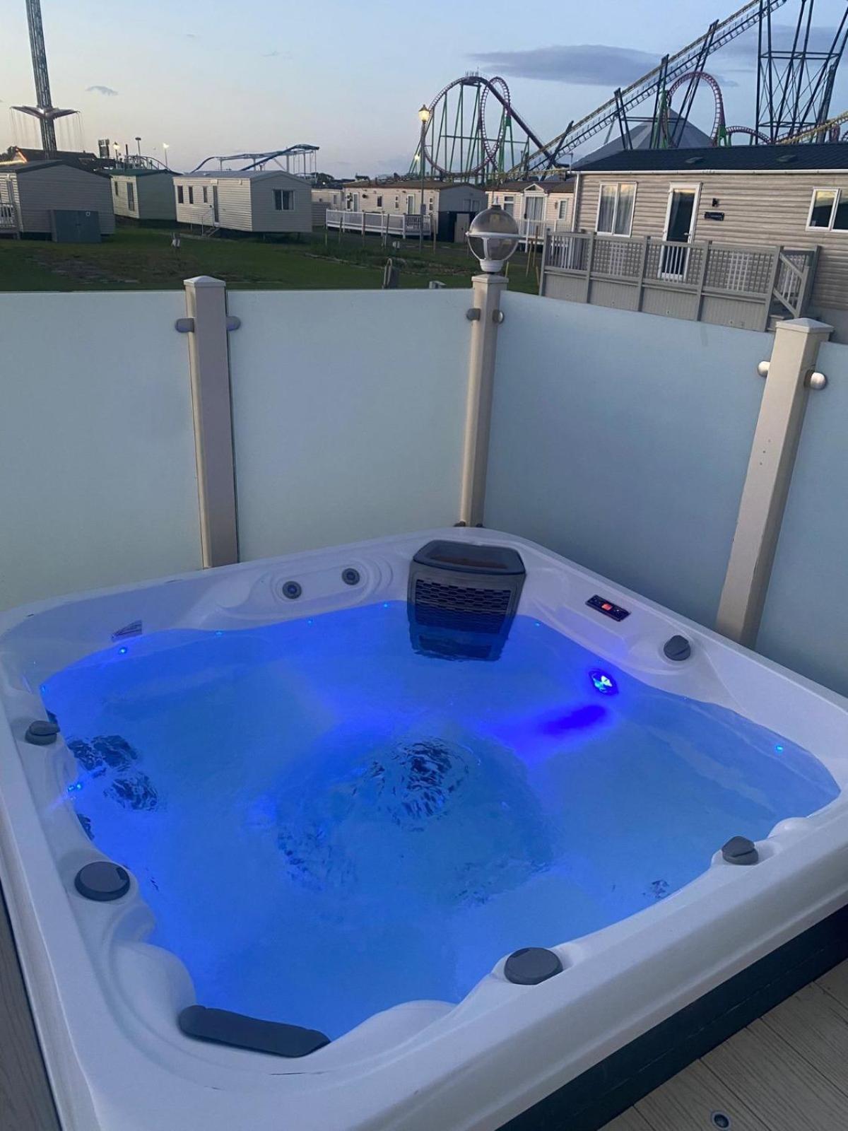 Premium Accommodation With Luxury Hot-Tub And Decking Area, Near Fantasy Island Ingoldmells Luaran gambar